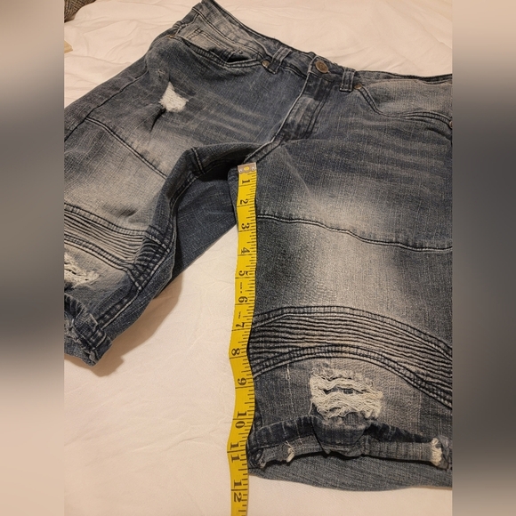 Encrypted Womens Denim Bermuda Length 11" inseam Shorts 32" Waist - Picture 5 of 6